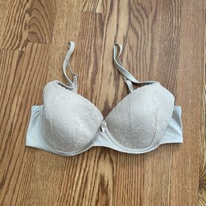 Victoria’s Secret 36D bra